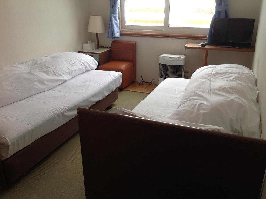 Pension New White Bear Куттян Экстерьер фото